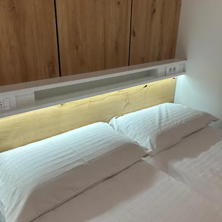 Skylux Apartman1 *